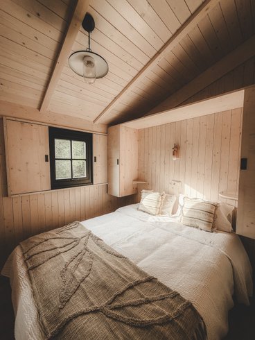 Hébergement AbracadaRoom : Cabane Estèla - Lodge sur pilotis au cœur de la nature, calme & bien-être, réservé aux adultes • linge & ménage inclus • climatisation réversible • cuisine équipée - Image 4