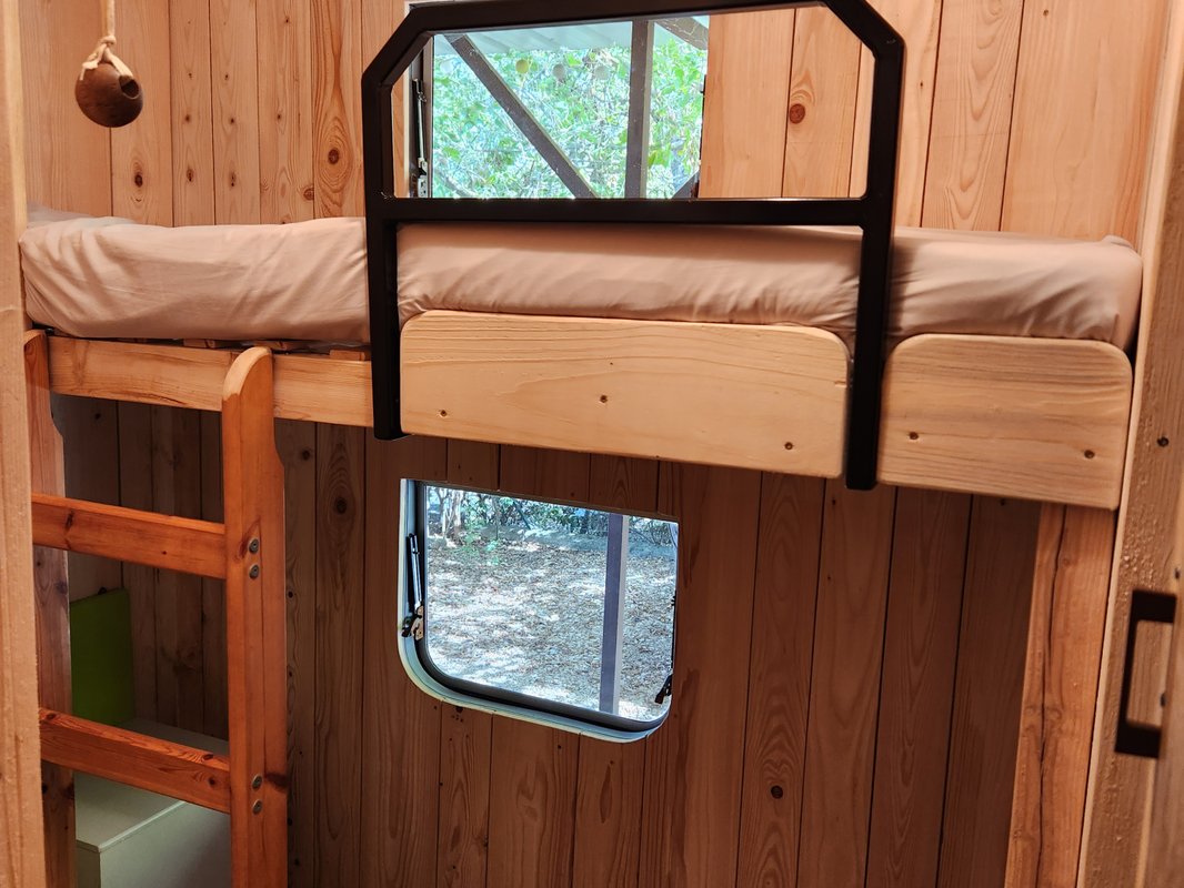 Le Truck-Lodge et SPA privatif LE BERLIET GAK à Saint-Andiol (7)