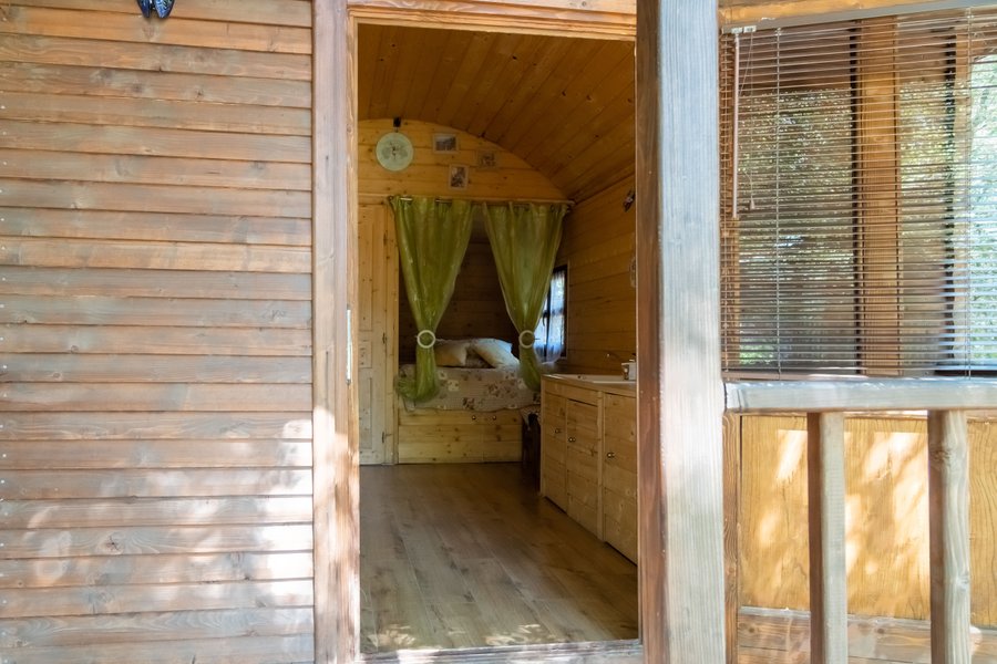 Hébergement AbracadaRoom : Roulotte Provençale - Image 3