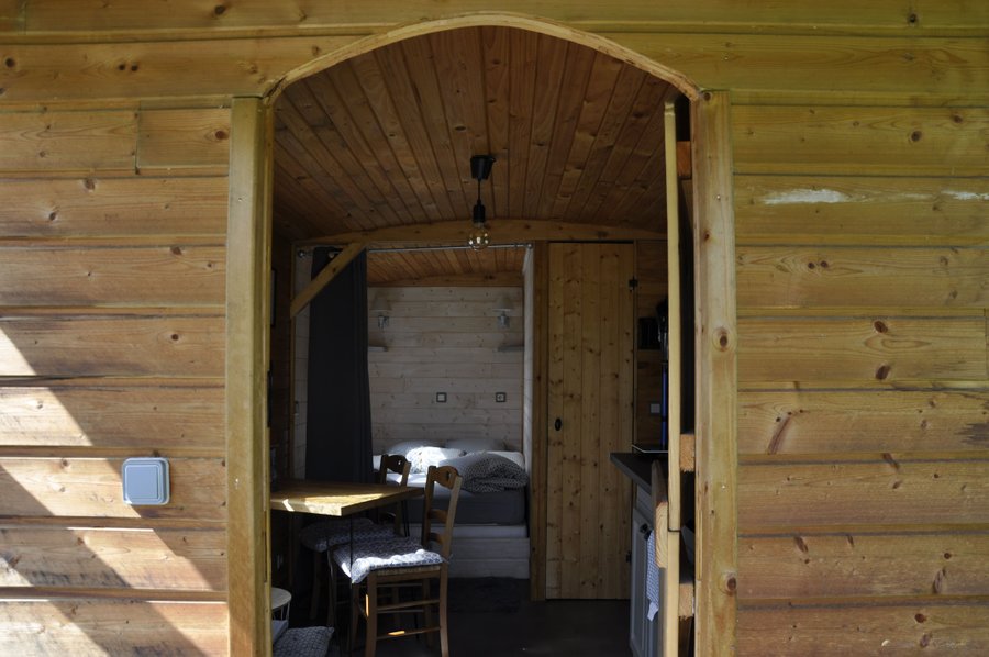 Hébergement AbracadaRoom : La maison du bonheur roulotte & Spa - Image 4