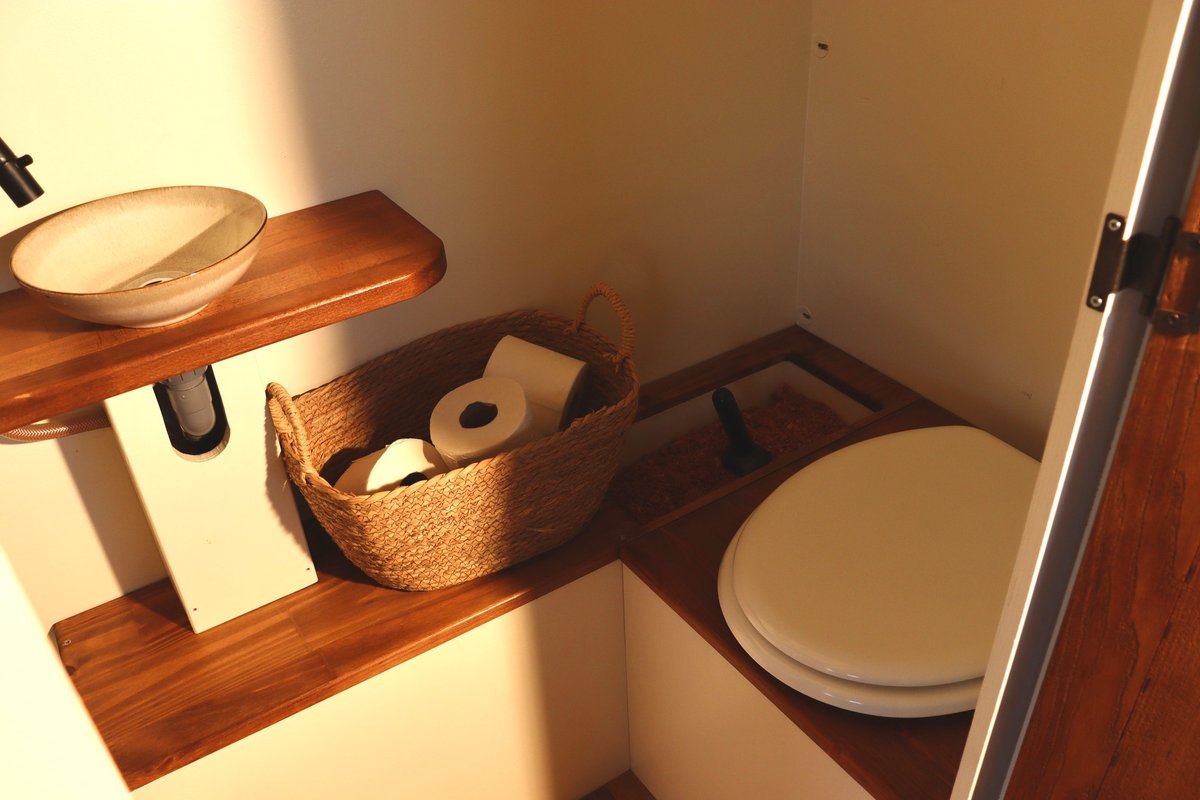 Tiny House Kaki & bain nordique à Rumes (10)