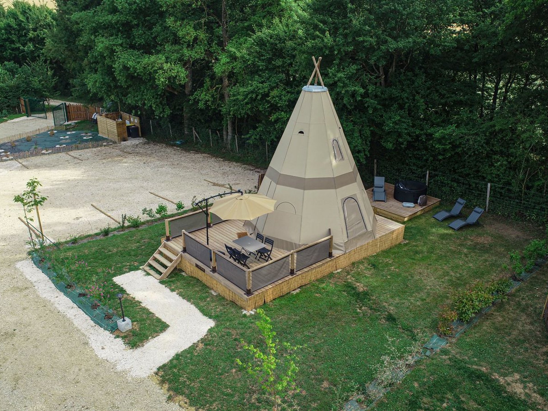 Le Tipi de L'Orée des 4 chemins & Spa