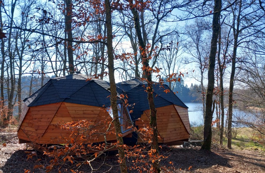 Hébergement AbracadaRoom : Double Dôme au bord d'un lac - Image 2