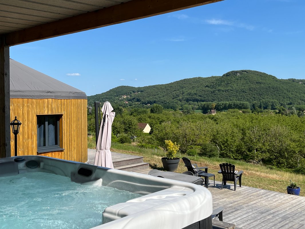 Cabane Spa et vue panoramique à Saint-Vincent-De-Cosse (2)