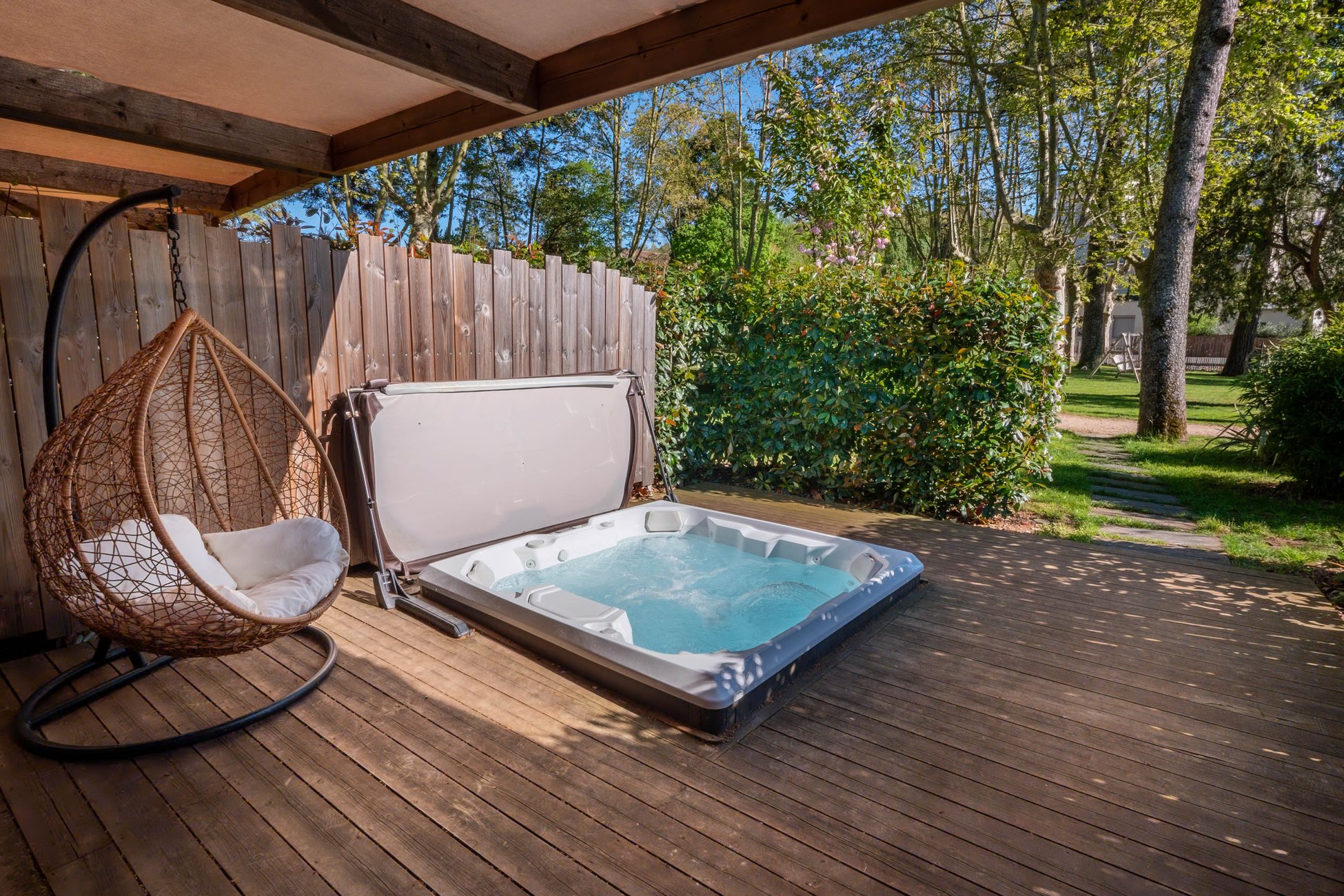 Hébergement UnicStay : Ecolodge**** avec Spa en Aveyron à Saint-Affrique
