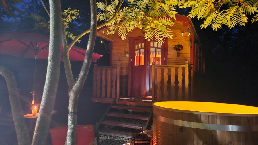 Hébergement AbracadaRoom : Les Roulottes du Petit Gouffre de Padirac avec spa - Image 6