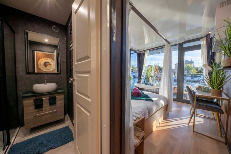 Hébergement AbracadaRoom : L'Escale Royale : Houseboat La Forum Julii - Image 5