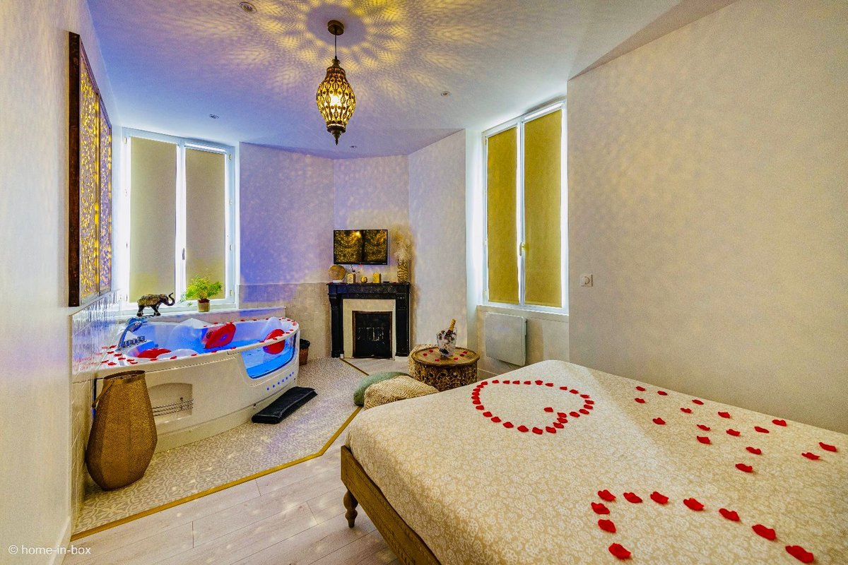 Suite 1001 nuits avec Jacuzzi 15min Disney à Nanteuil Les Meaux (2)