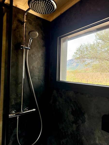 Hébergement AbracadaRoom : Vue panoramique  sur la Sainte-Victoire et bain nordique - Image 12