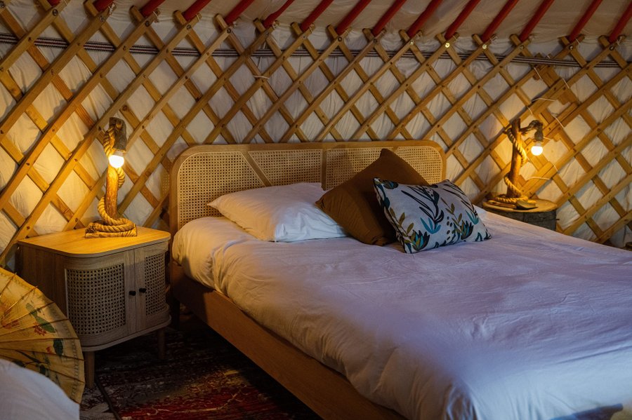 Hébergement AbracadaRoom : L'âne et sa yourte & Spa - Image 15