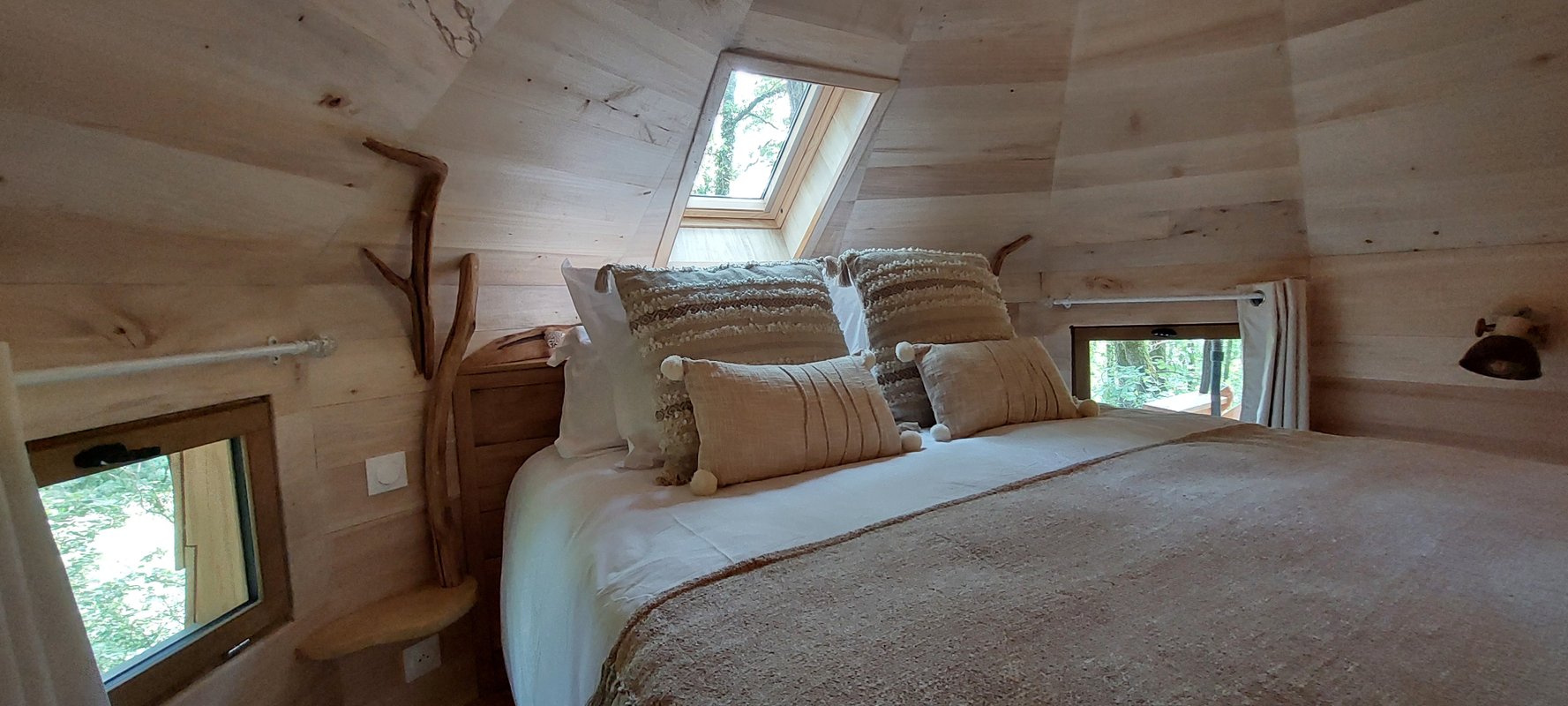 Cabane perchée GAIA & Spa à Sarrant (36)