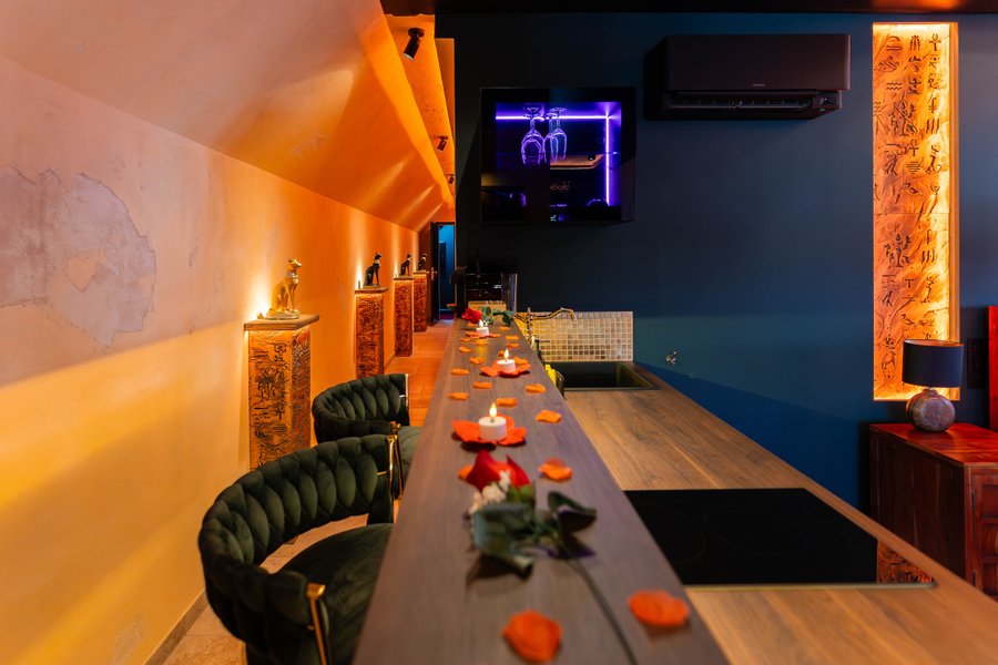 Hébergement AbracadaRoom : Le Secret de Cléopâtre - Love Room, Jacuzzi, Pièce Secrète - Image 8