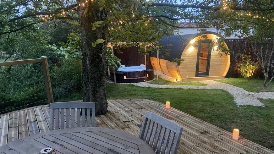 Hébergement AbracadaRoom : Tonneau insolite et SPA dans le vignoble Nantais - Image 1