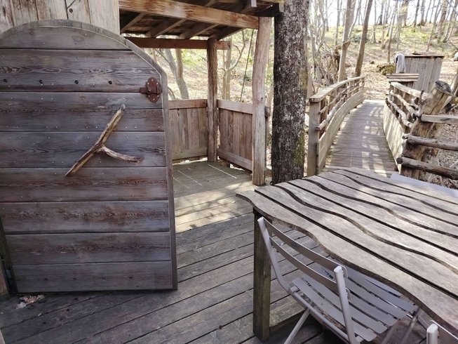 Hébergement AbracadaRoom : Cabane Charrette – Dormir perché à 9m, praticable en fauteuil - Image 9