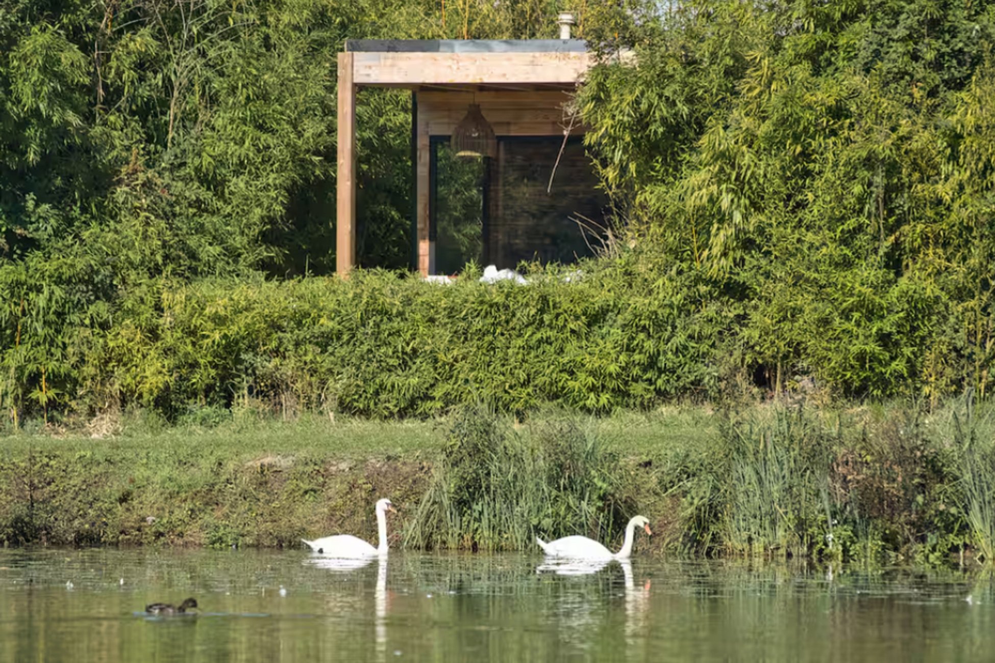Hébergement UnicStay : Lodge haut de gamme & bain nordique privatif au bord du Canal de Briare à 1h15 de Paris à Montcresson