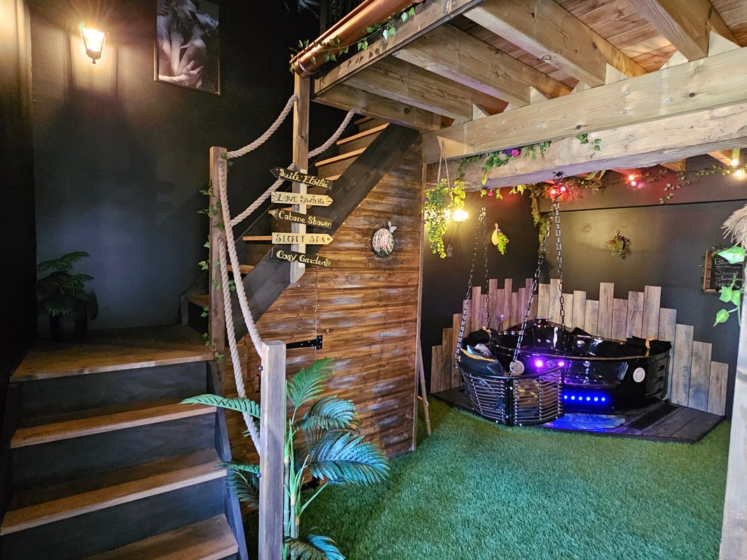 Secret love garden loveroom n'spa à Soleymieu (20)