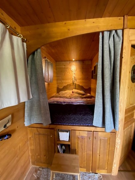 Hébergement AbracadaRoom : Roulotte Orbe - Image 7