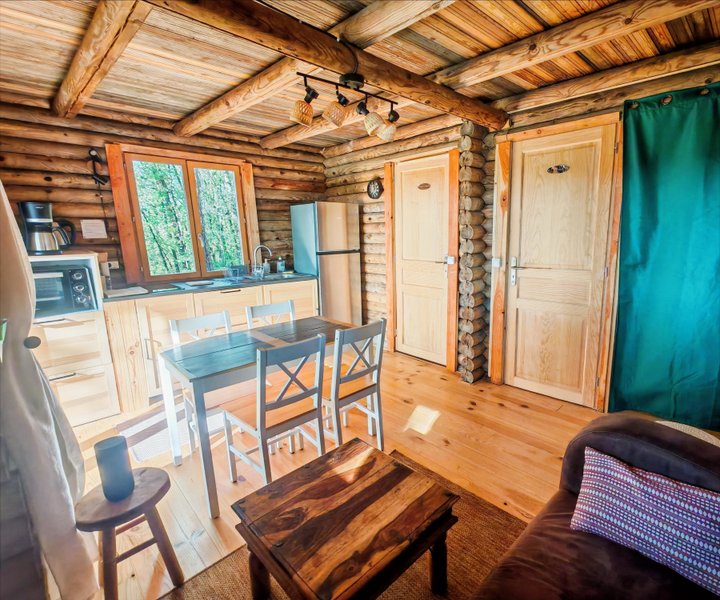 Hébergement AbracadaRoom : Authentique chalet en rondins avec spa en pleine nature - Image 6