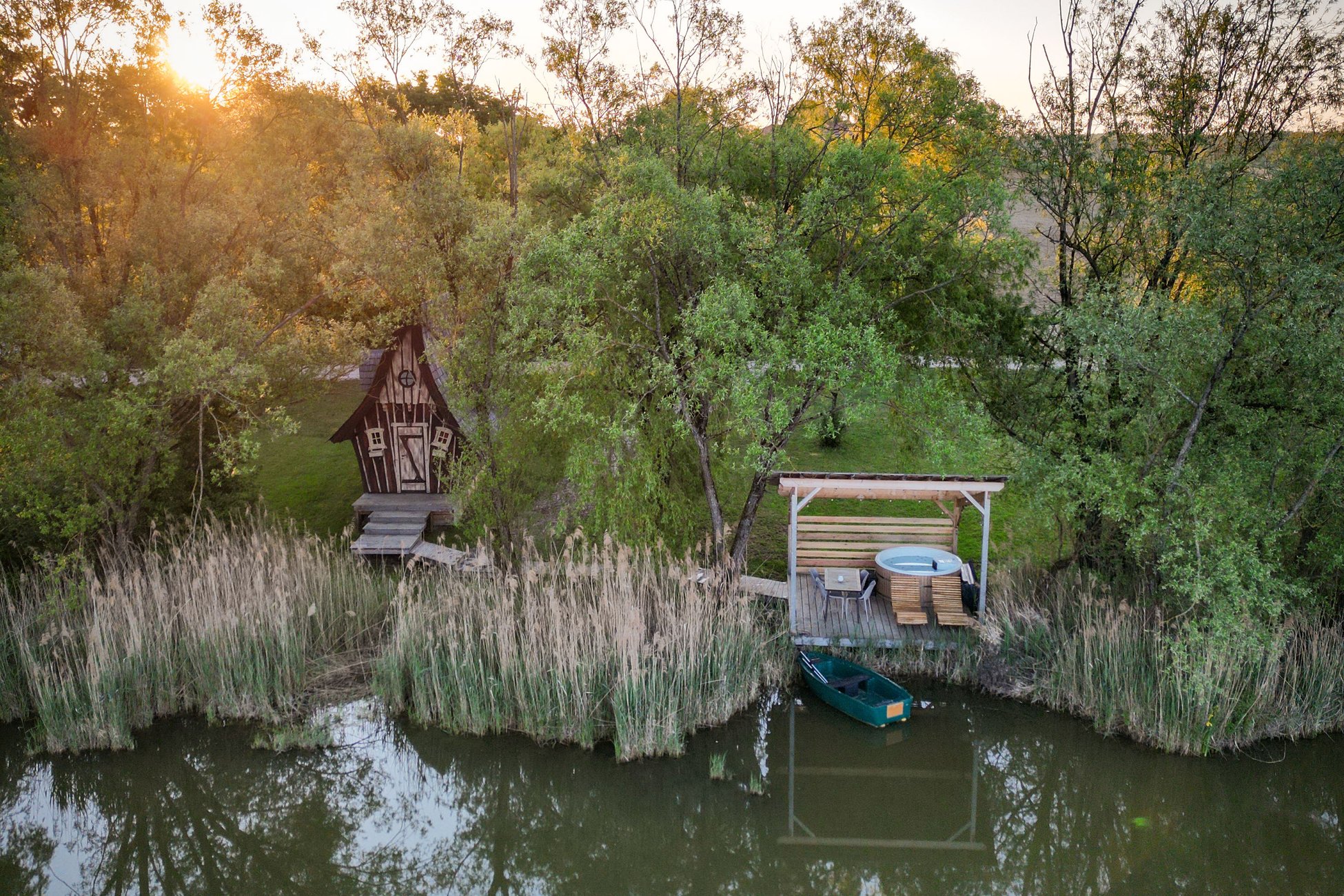 Hébergement UnicStay : Cabane Fées 4 pers & Spa à Bâgé-Dommartin