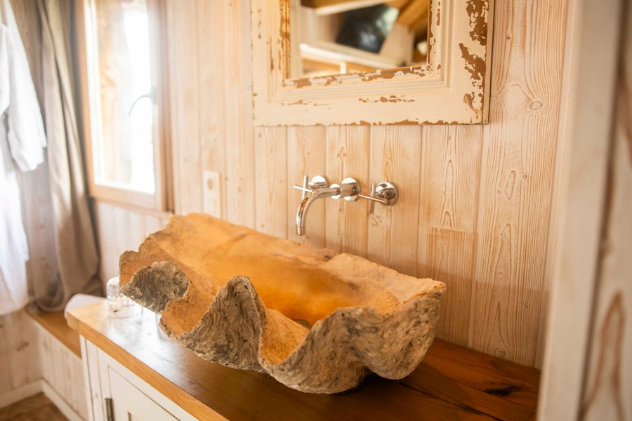 Hébergement AbracadaRoom : Cabane Château Biron & spa - Image 13