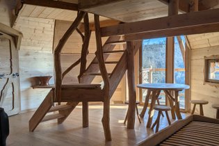 Cabane sur pilotis Cantal