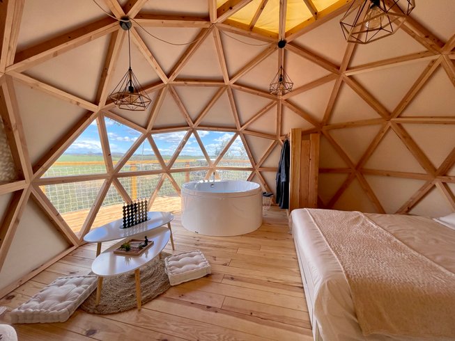 Hébergement AbracadaRoom : Lavan'dôme & baignoire balnéo - Image 1