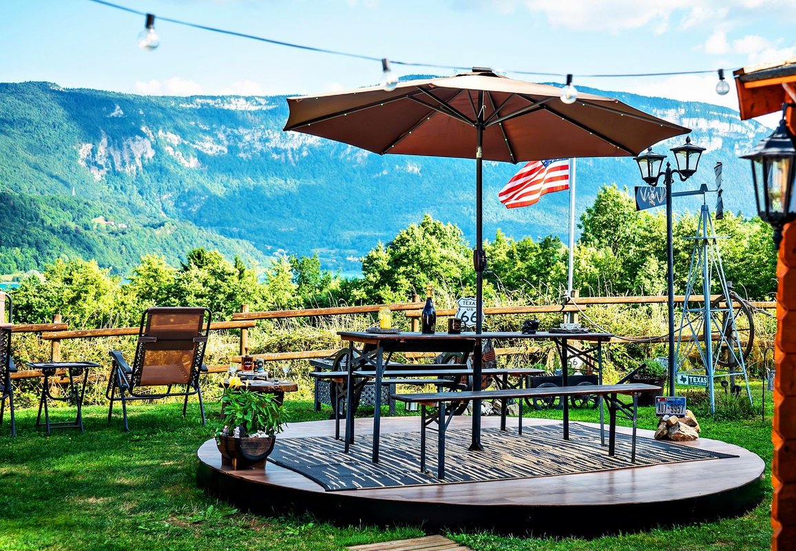 Bulle Texas – Luxe  & SPA – Vue Lac Aiguebelette à Novalaise (30)