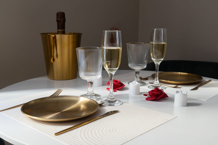 Hébergement AbracadaRoom : Amour & Bulles — Onconventionele & Hybride Love Room | Whirlpool, Tantra & Spannend Universum | Valence - Image 17