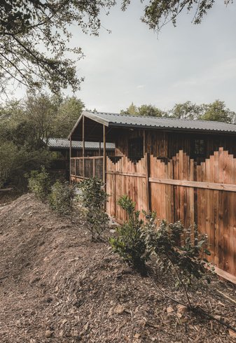 Hébergement AbracadaRoom : Cabane Estèla - Lodge sur pilotis au cœur de la nature, calme & bien-être, réservé aux adultes • linge & ménage inclus • climatisation réversible • cuisine équipée - Image 3
