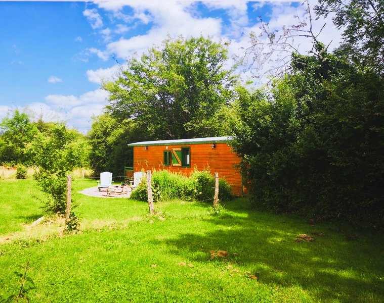 Domaine AbracadaRoom : Roulotte et Forêt : Evasion bohème en Bourgogne - Image 8