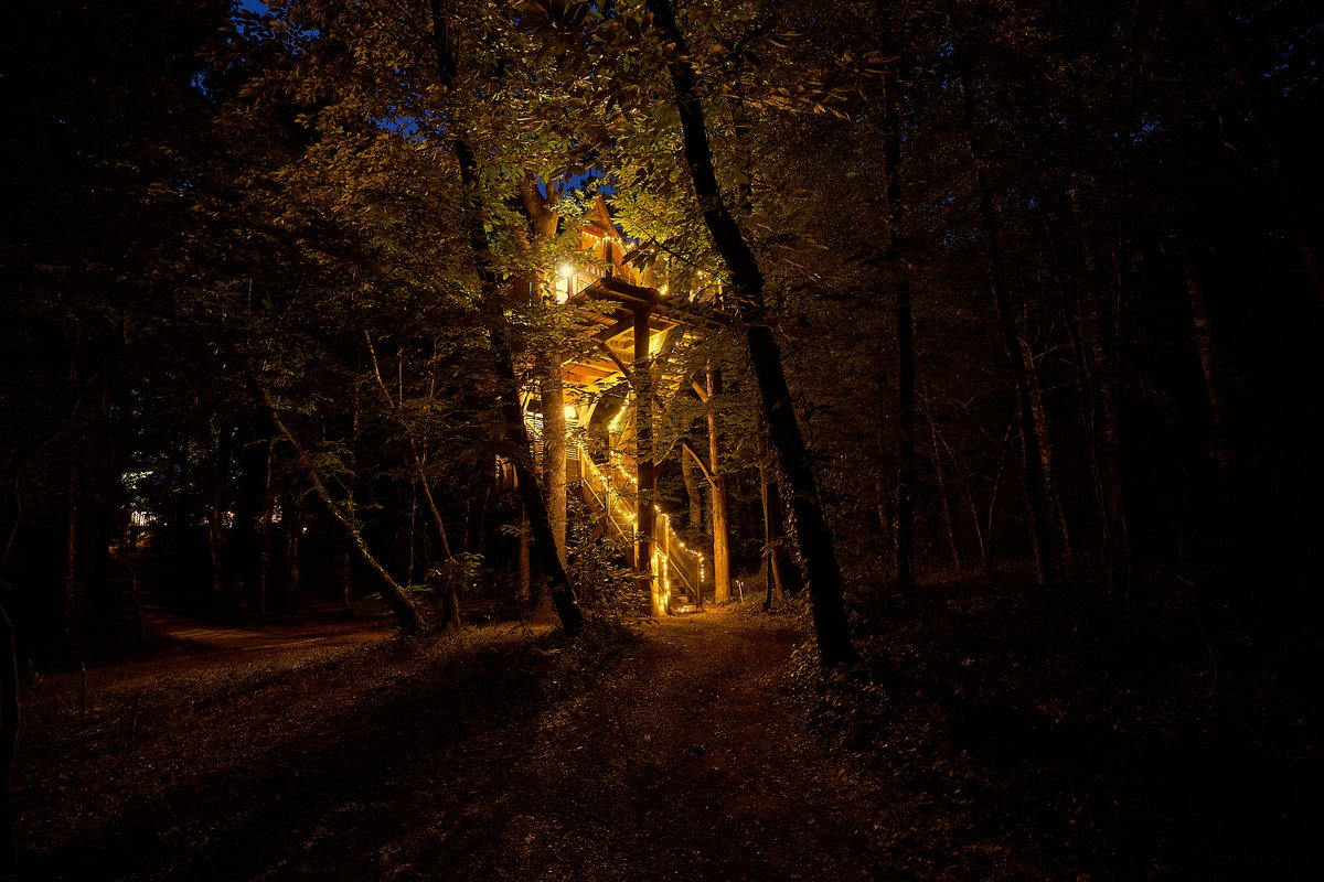 Cabane avec Spa "Cartoon" à Lamothe-Fénelon (13)