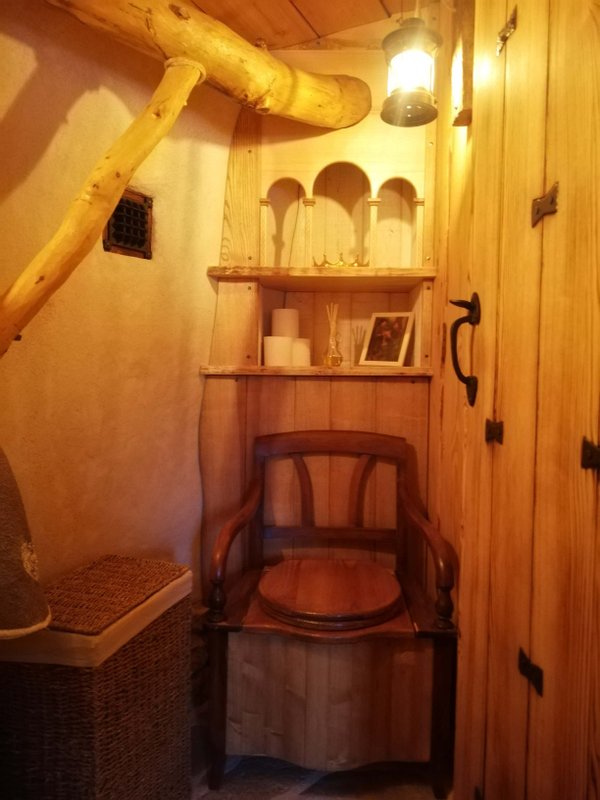 La cabane du Hobbit  des Fadets à Magné (14)