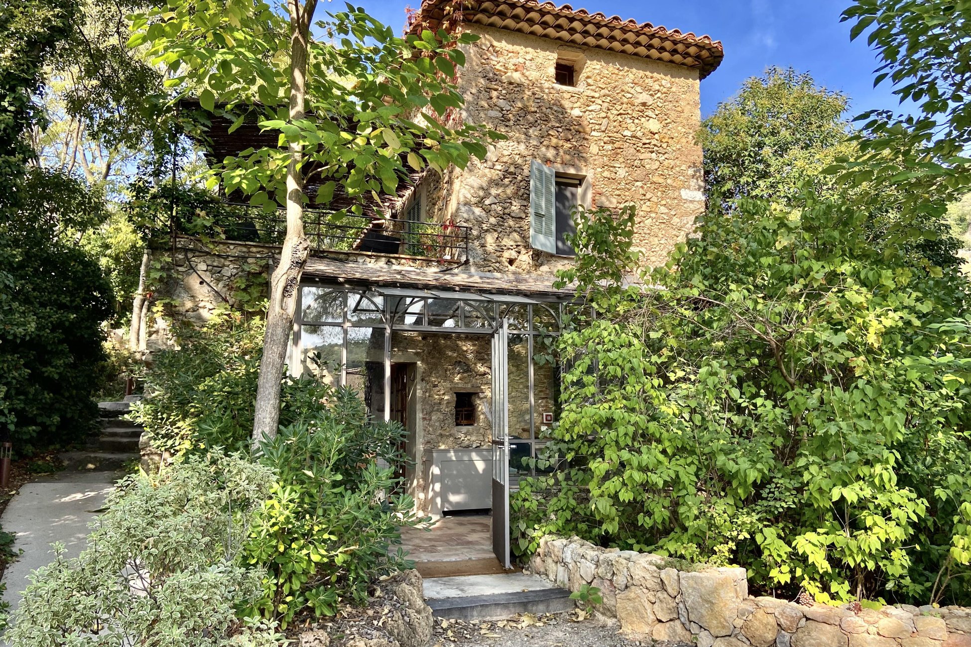 Hébergement UnicStay : Chambre Troglodyte à Cotignac à Cotignac