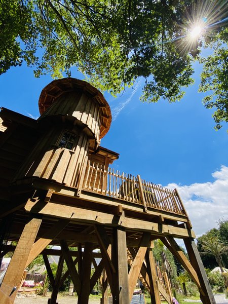 Hébergement AbracadaRoom : Le Repaire du dragon, château féérique avec SPA - Image 24