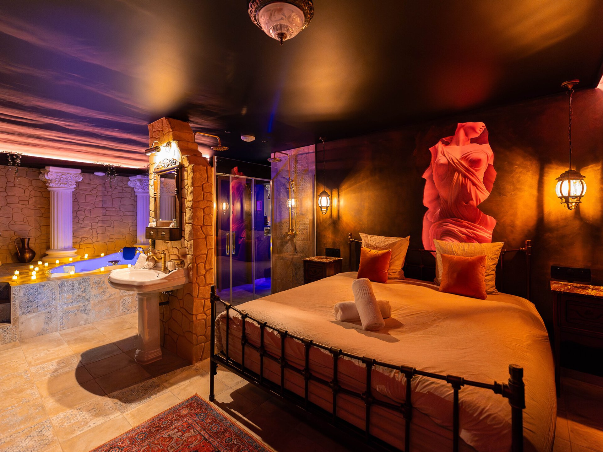 La Suite de Vénus - Love Room, Jacuzzi, Pièce Secrète