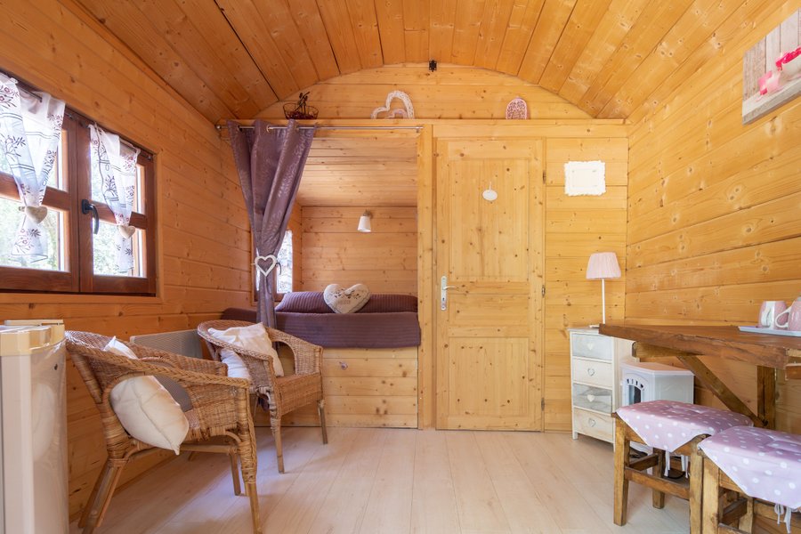 Hébergement AbracadaRoom : Roulotte Romantique - Image 5