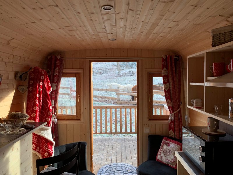 Hébergement AbracadaRoom : Ma Roulotte  "La Passionnée" - Image 7