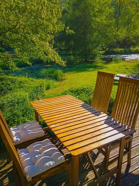 Hébergement AbracadaRoom : La Cabane du Pêcheur, chalet en A au bord d'un étang de pêche (découverte) à Sarlat - Image 15