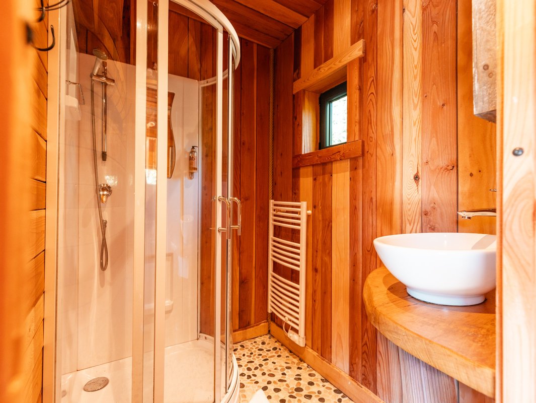 Cabane perchée Deluxe Duo avec Spa à Champdray (26)
