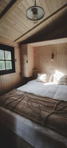 Hébergement AbracadaRoom : Cabane Estèla - Lodge sur pilotis au cœur de la nature, calme & bien-être, réservé aux adultes • linge & ménage inclus • climatisation réversible • cuisine équipée - Image 10