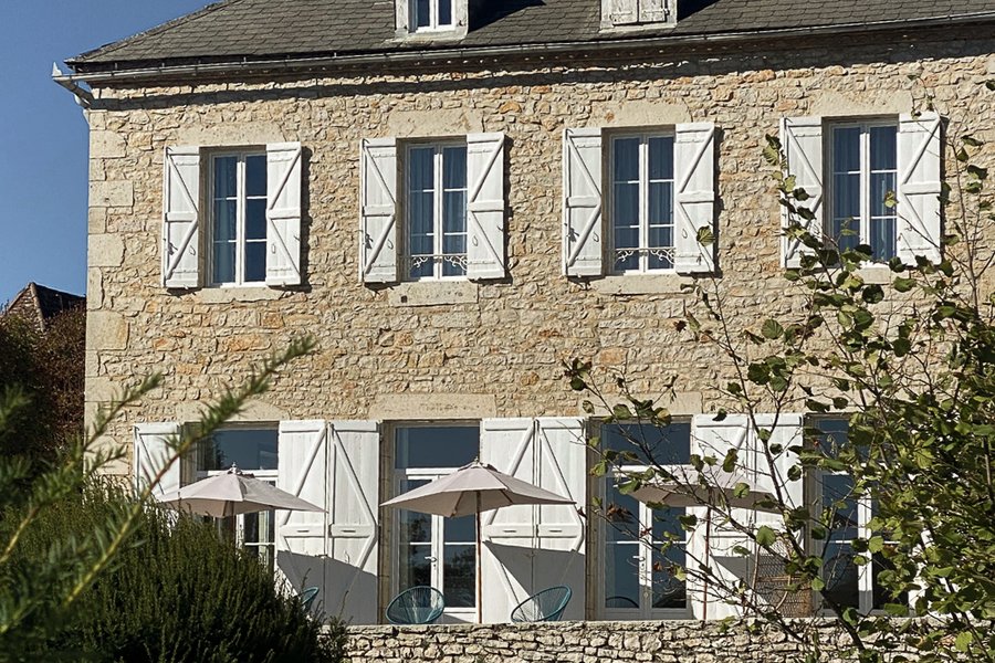 Hébergement AbracadaRoom : Chambre Aventurine – chambre double élégante avec salle de bain – Maison Balmelle Gramat - Image 9