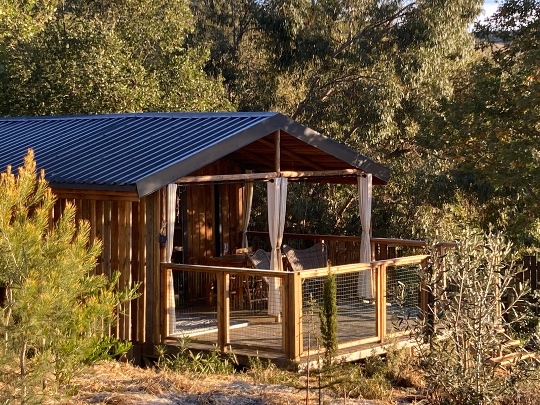 Cabane sur pilotis La Dame du Château- spa privé à Villarzel Du Razès (1)