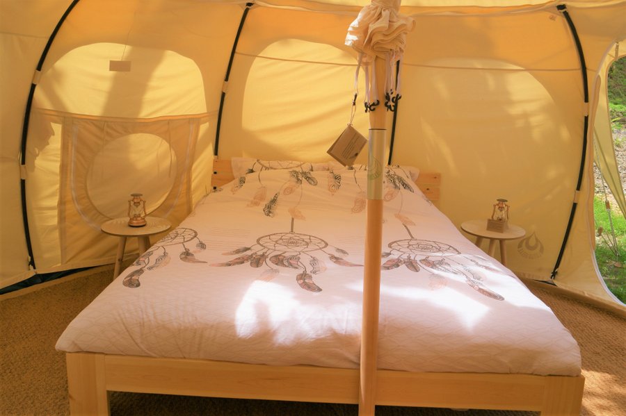 Hébergement AbracadaRoom : Tente lotus Châtaigne - Séjour en couple - Image 3