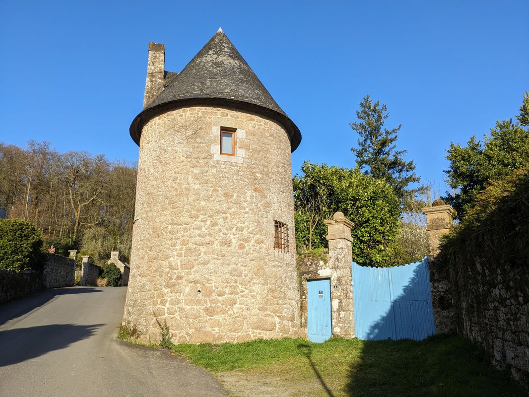 La tour médiévale du Chateau de la Carrée à Saint-Germain-En-Coglès (2)