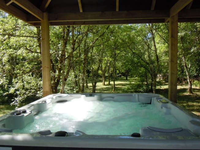 Hébergement AbracadaRoom : Lodge insolite avec spa privatif - Image 2