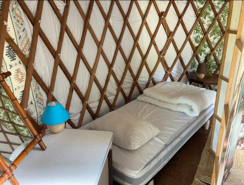 Hébergement AbracadaRoom : Yourte 2 - Image 4