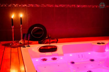 Suite 785 Chambre Romantique Spa & Sauna à Montauban (4)