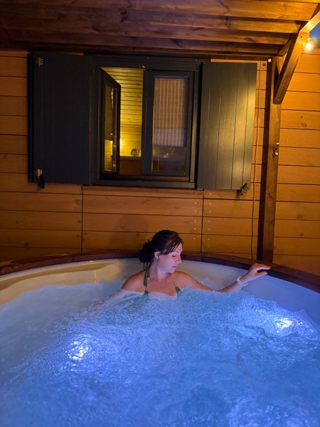 Hébergement AbracadaRoom : La roulotte dorée & bain nordique privatif - Image 40