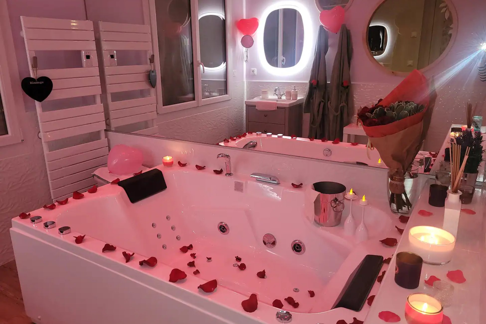 Hébergement UnicStay : La Bulle romantique & Balnéo à Calais