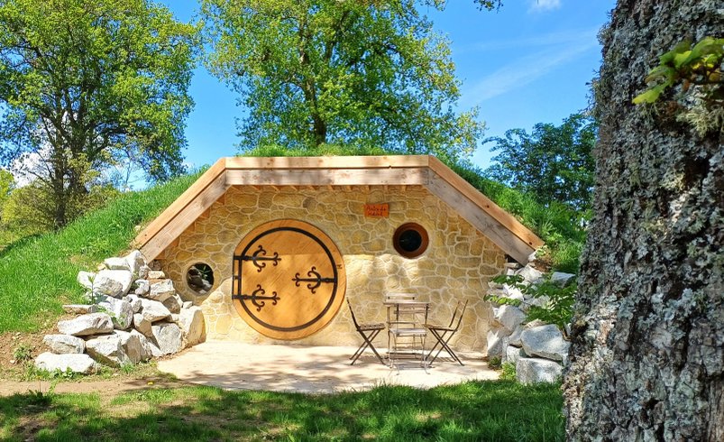 Hébergement AbracadaRoom : Antre du Hobbit au bord d'un lac - Image 1